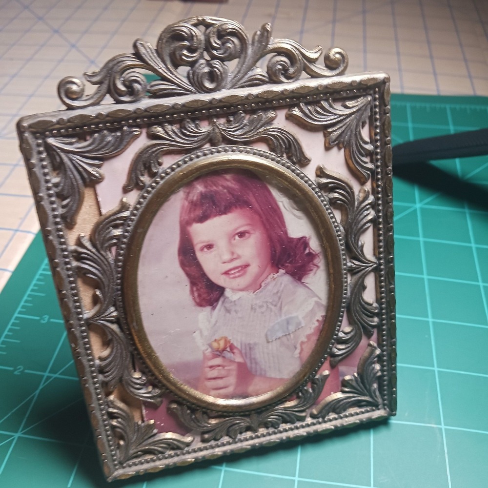 441. VTG Victorian Style Metal Ornate Photo Frame Made In Italy